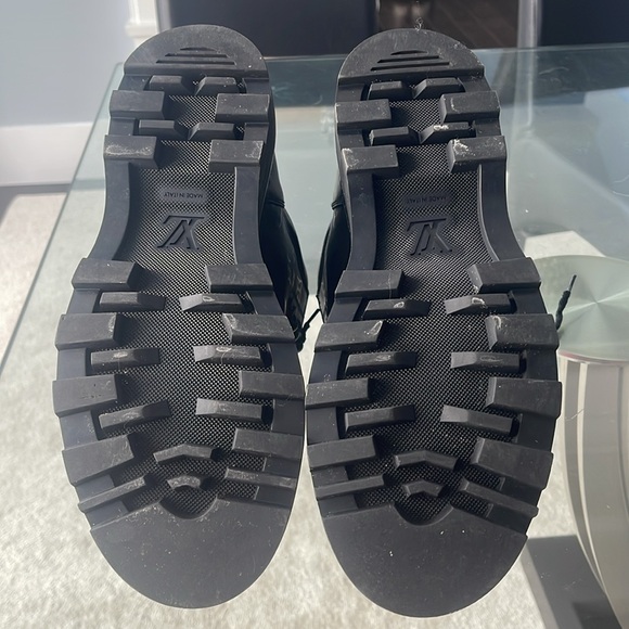 LV Monogram Eclipse Boots - Picture 12 of 12